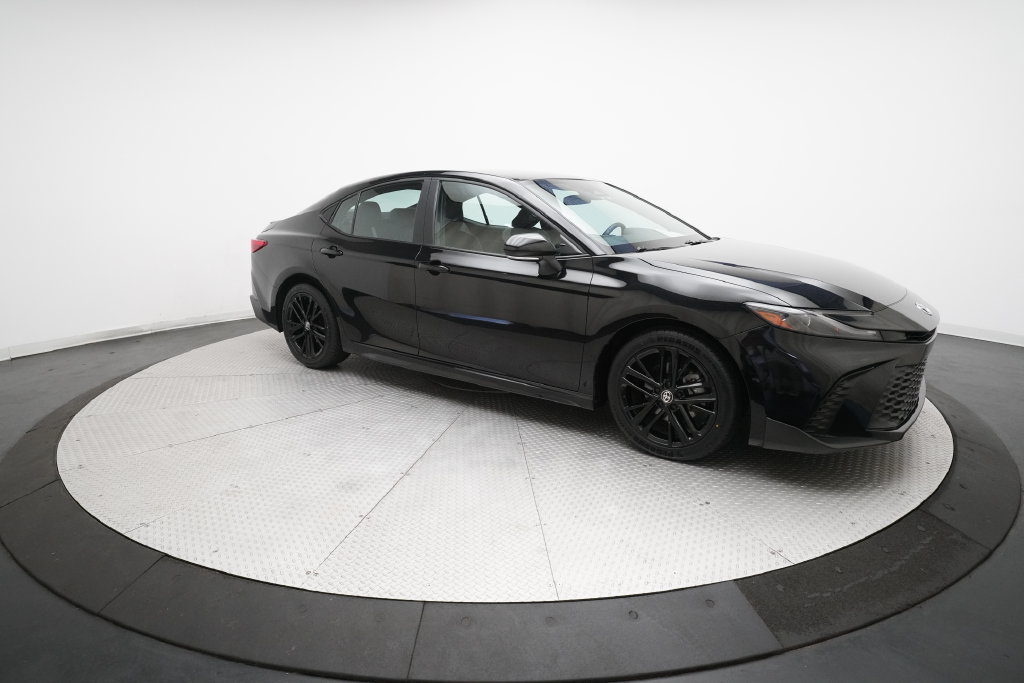 Used 2025 Toyota Camry SE FWD image 34
