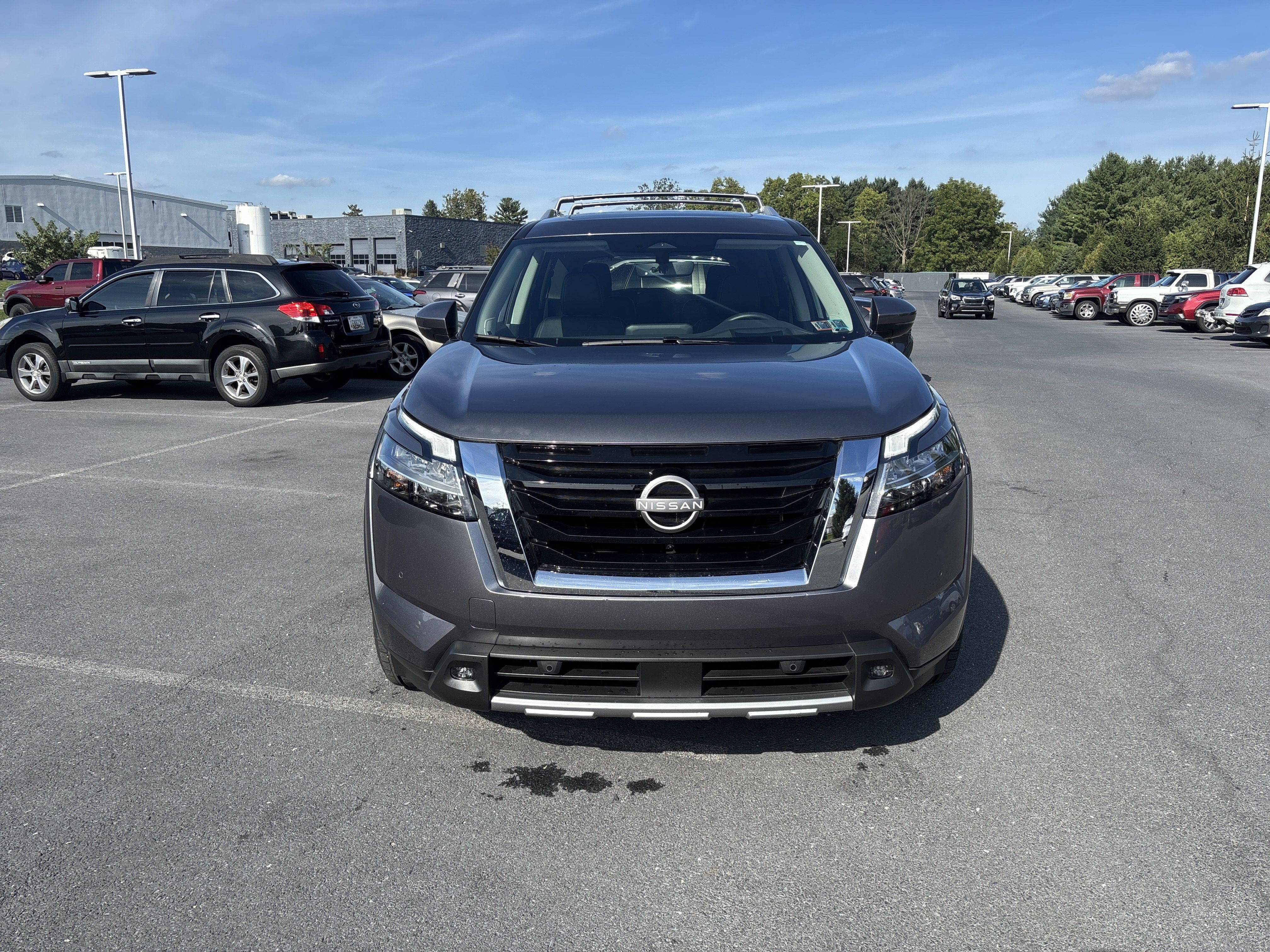 Used 2024 Nissan Pathfinder Platinum AWD/4WD image 19