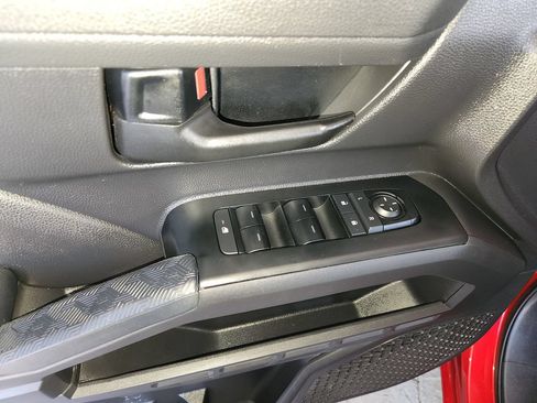 Used 2025 Toyota Tacoma SR AWD/4WD image 29