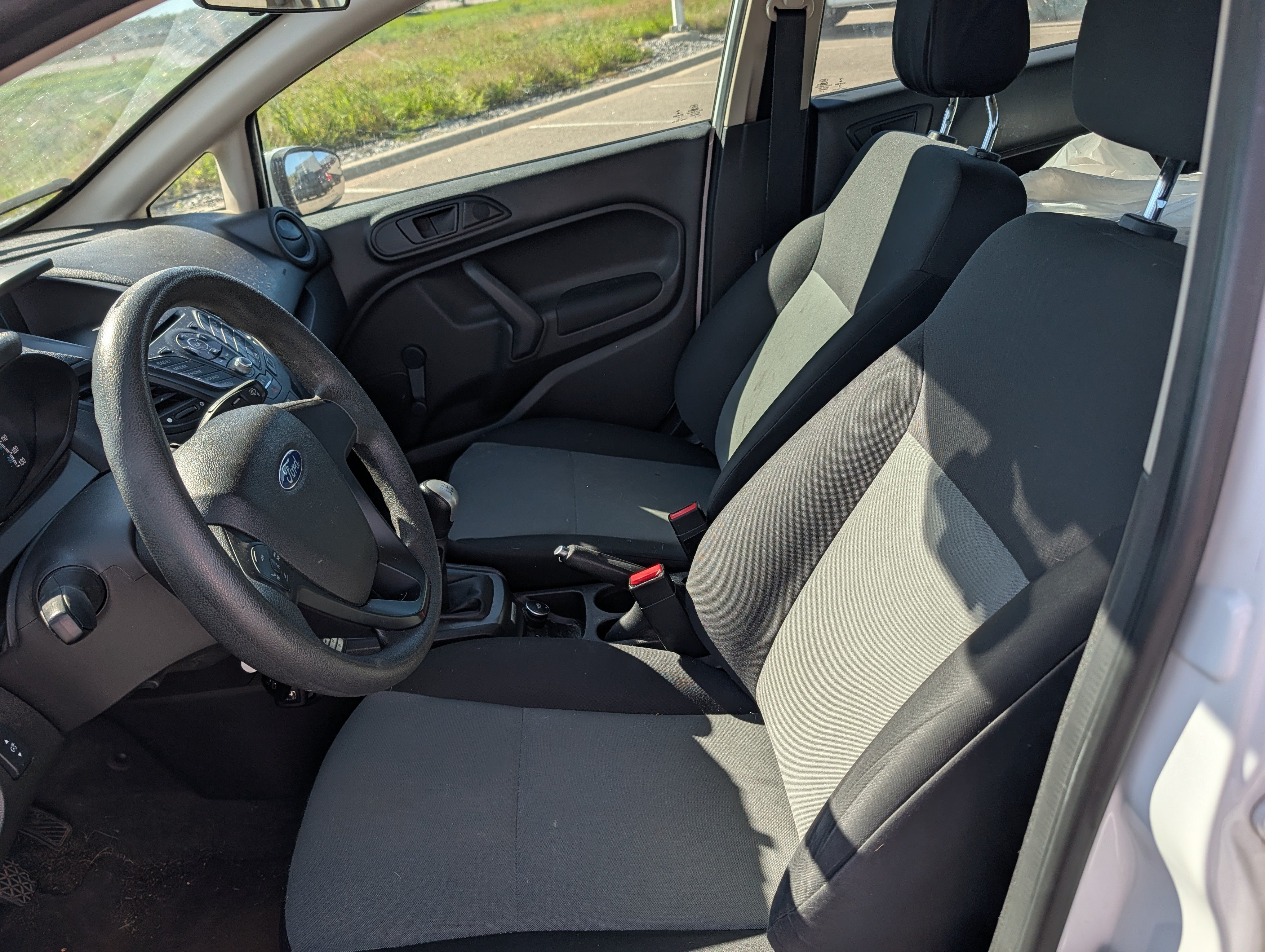 Used 2017 Ford Fiesta S FWD image 8
