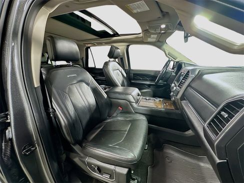 Used 2018 Ford Expedition Max Platinum image 32