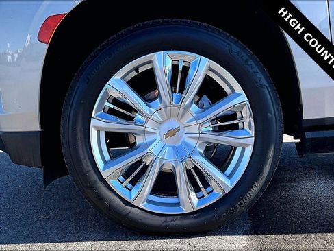 Used 2022 Chevrolet Suburban High Country image 33