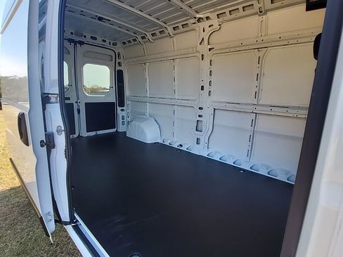 New 2026 RAM ProMaster 2500 w/ Premium Convenience Group FWD image 16