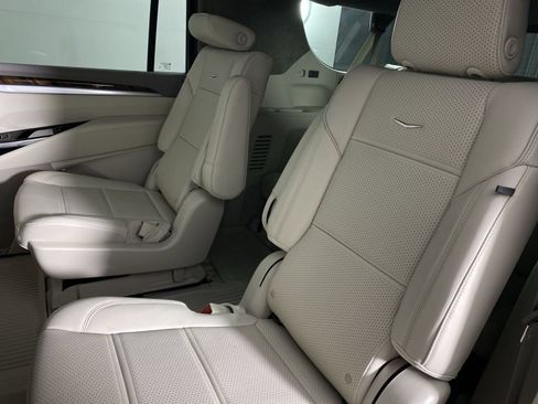 New 2026 Cadillac Escalade ESV Platinum Sport w/ LPO, ONYX Package AWD/4WD image 15
