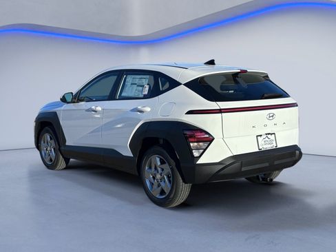 New 2026 Hyundai Kona SE image 3