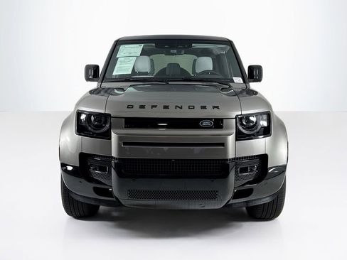 Used 2025 Land Rover Defender 110 X-Dynamic SE image 8