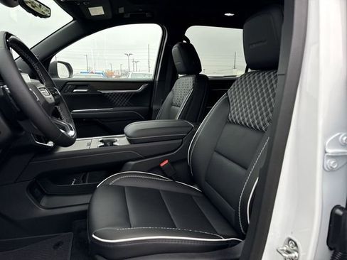 New 2026 GMC Acadia Denali w/ Super Cruise Package image 11