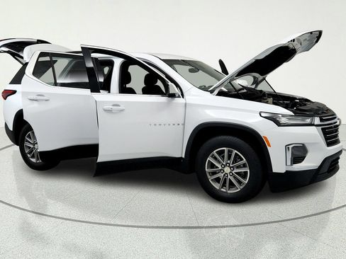 Used 2023 Chevrolet Traverse LT FWD image 14