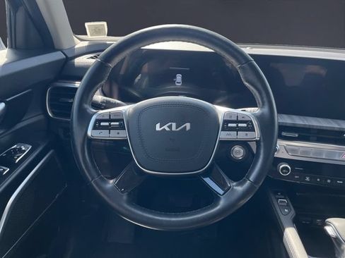 Used 2024 Kia Telluride EX w/ EX Captain's Chair Package AWD/4WD image 12