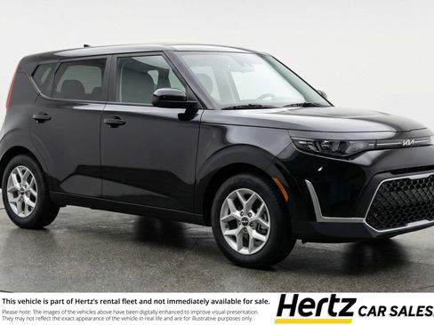 Used 2025 Kia Soul LX w/ LX Technology Package FWD image 1