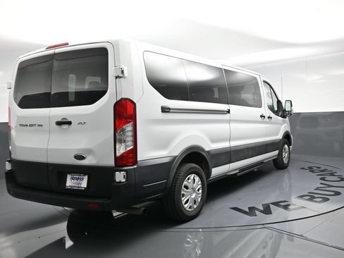 Used 2022 Ford Transit 350 XLT RWD image 9