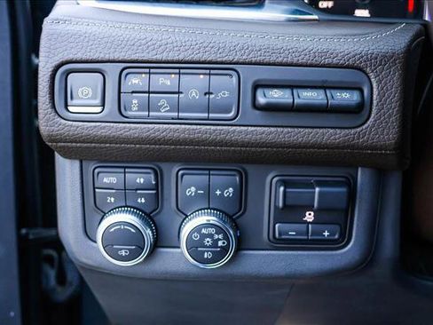 Used 2021 GMC Yukon Denali w/ Denali Ultimate Package image 13