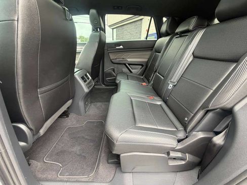 Used 2023 Volkswagen Atlas Cross Sport SE w/ Panoramic Sunroof Package AWD/4WD image 19