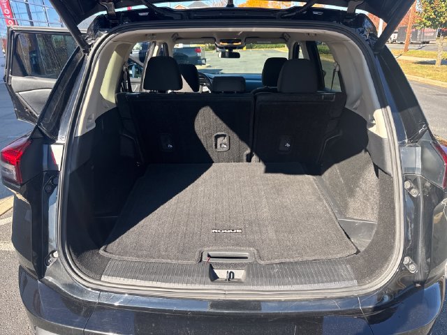 Used 2025 Nissan Rogue SV FWD image 27