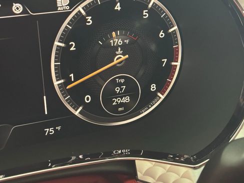 Used 2023 Bentley Continental GT Azure image 26