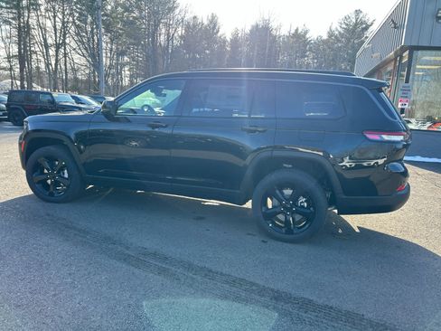New 2026 Jeep Grand Cherokee L Limited w/ Limited Altitude Package AWD/4WD image 8