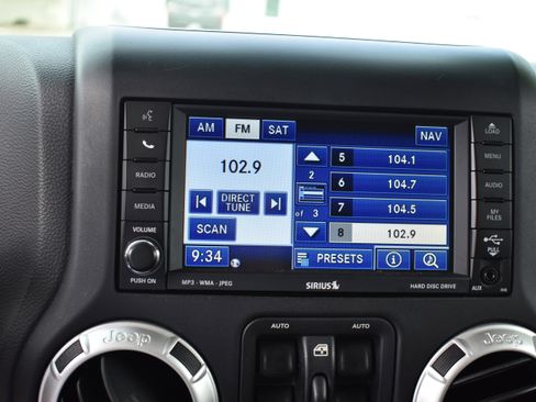 Used 2011 Jeep Wrangler Unlimited Sahara w/ Dual Top Group image 16