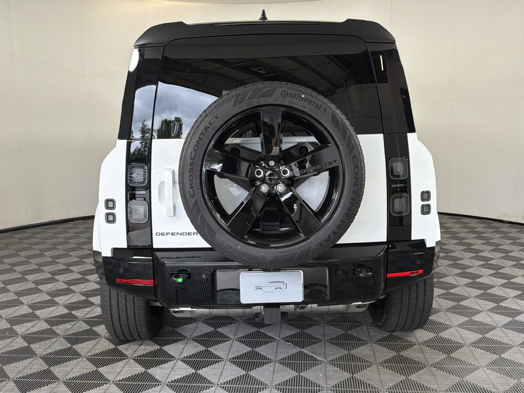 New 2026 Land Rover Defender 110 X-Dynamic SE AWD/4WD image 6