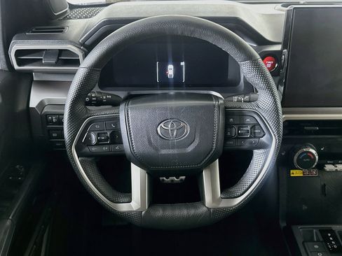 Used 2024 Toyota Tacoma TRD Sport AWD/4WD image 18
