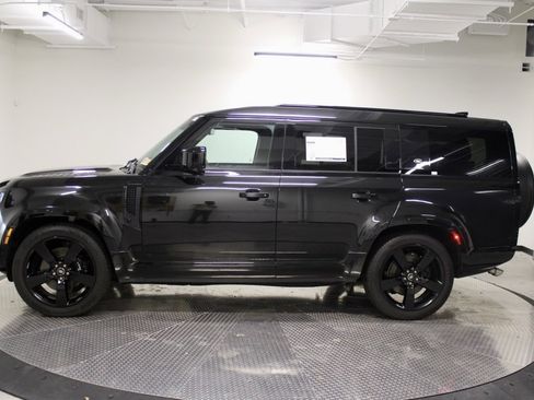 Certified 2024 Land Rover Defender 130 V8 image 2