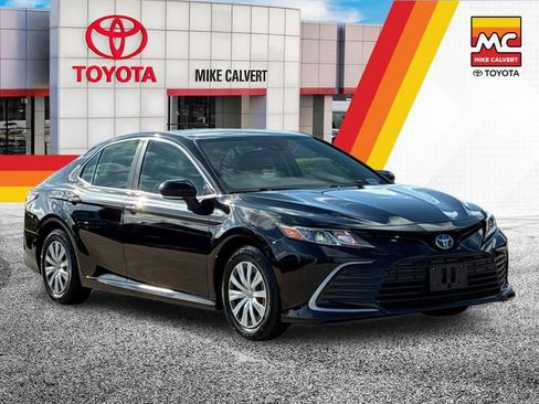 Used 2022 Toyota Camry LE FWD image 7