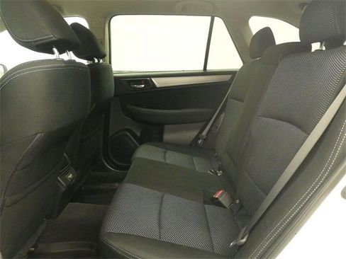 Used 2018 Subaru Outback 2.5i Premium image 10