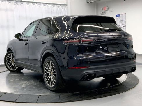Used 2023 Porsche Cayenne Platinum Edition image 3