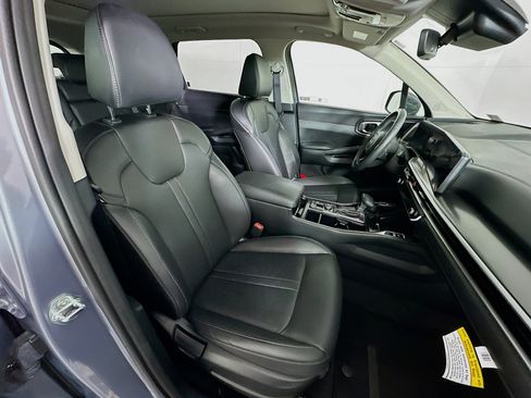 Used 2025 Kia Sorento S w/ Panoramic Sunroof Package image 32