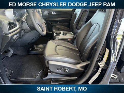 New 2027 Chrysler Pacifica Select AWD/4WD image 26