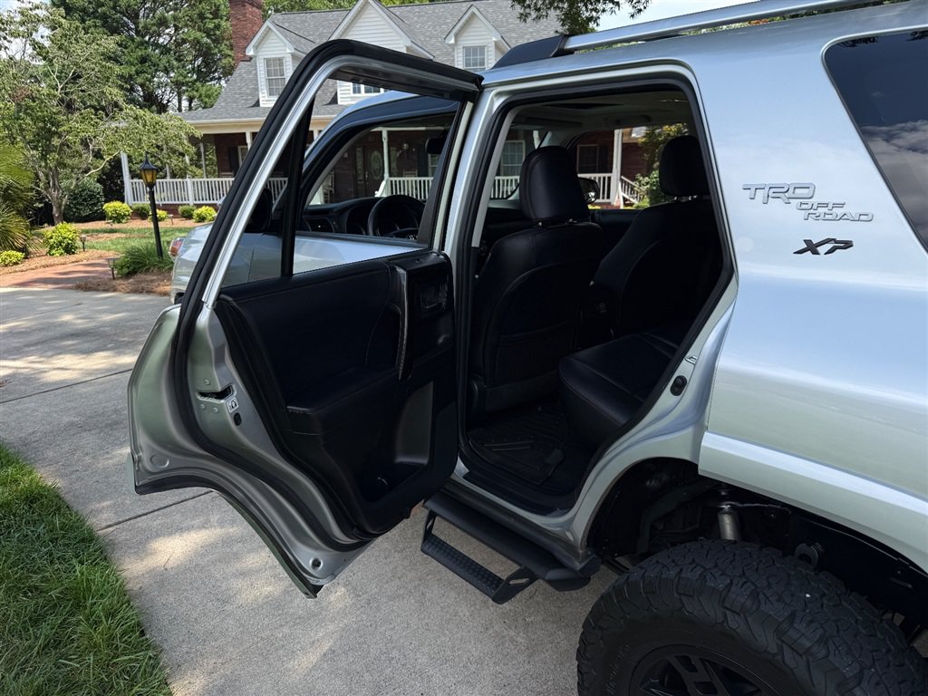 Used 2018 Toyota 4Runner TRD Off-Road Premium AWD/4WD image 52