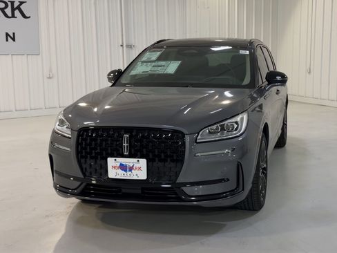 New 2026 Lincoln Corsair Grand Touring w/ Jet Appearance Package AWD/4WD image 4