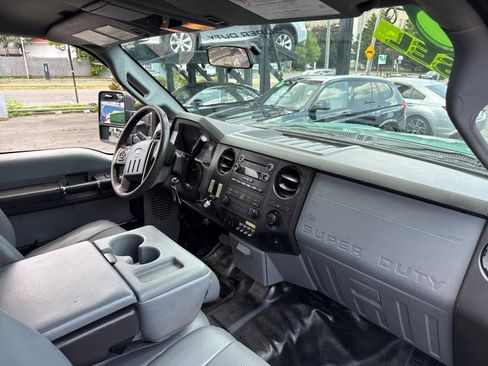 Used 2016 Ford F550 2WD Crew Cab Super Duty image 25
