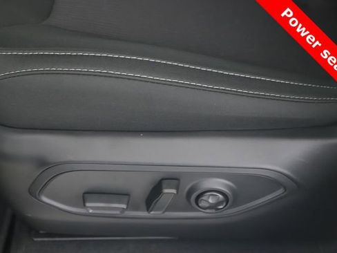 Used 2025 Jeep Grand Cherokee Laredo X image 18