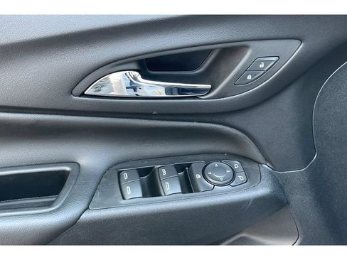 Used 2022 Chevrolet Equinox LT FWD image 12