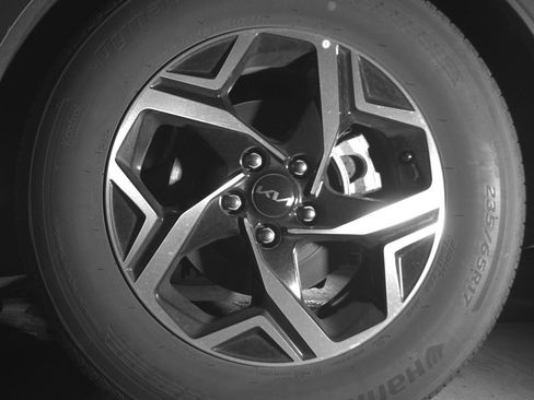 Used 2025 Kia Sportage LX image 14