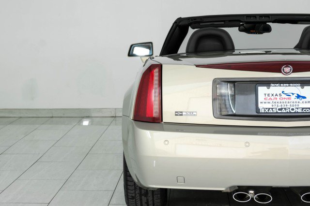 Used 2006 Cadillac XLR RWD image 53