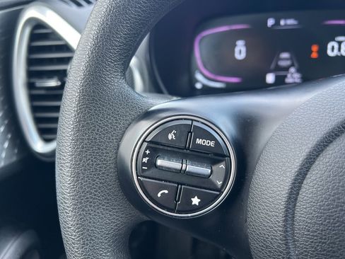 Used 2025 Kia Soul LX w/ LX Technology Package image 16