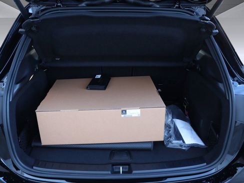 Used 2025 Mercedes-Benz GLA 250 image 13