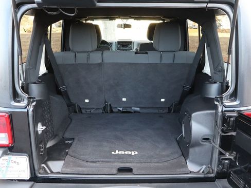 Used 2012 Jeep Wrangler Unlimited Sport image 15