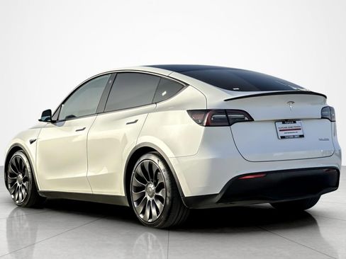 Used 2022 Tesla Model Y Performance image 3