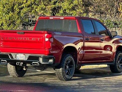 Used 2022 Chevrolet Silverado 1500 LT Trail Boss w/ LPO, Dark Essentials Package image 3