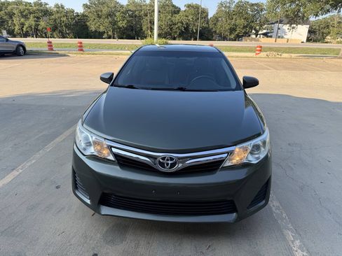 Used 2014 Toyota Camry LE FWD image 8