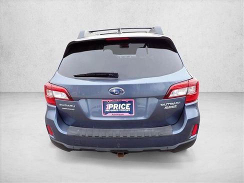 Used 2017 Subaru Outback 2.5i Premium image 3