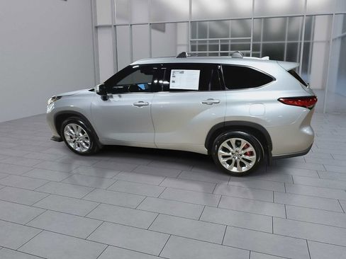 Used 2021 Toyota Highlander Limited AWD/4WD image 6