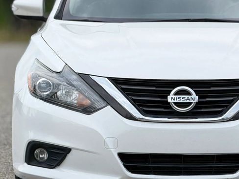 Used 2016 Nissan Altima 2.5 SL w/ 2.5 Technology w/LED Package FWD image 11