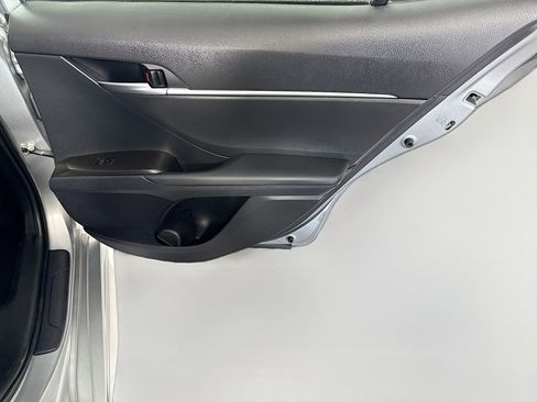 Used 2021 Toyota Camry SE image 27