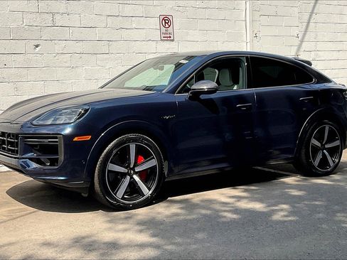 New 2025 Porsche Cayenne Turbo image 1