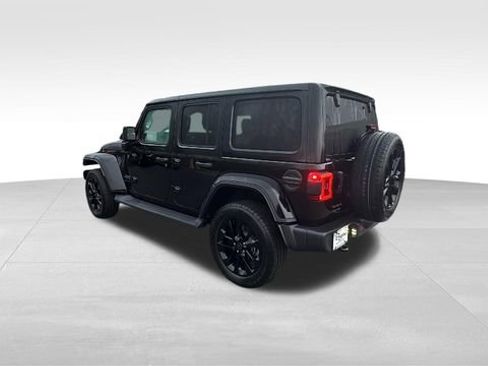 Used 2025 Jeep Wrangler Unlimited Sahara image 6