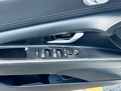 Certified 2025 Hyundai Elantra SEL w/ Cargo Package FWD image 17