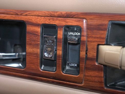 Used 1996 Chevrolet Impala SS image 38